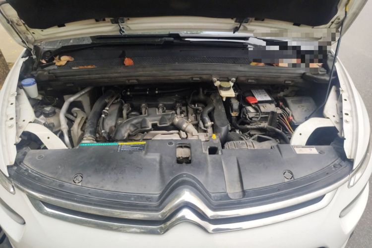 Used Citroen C4 Picasso 2015 1.6T Luxury 5-Seat Model Engine Bay
