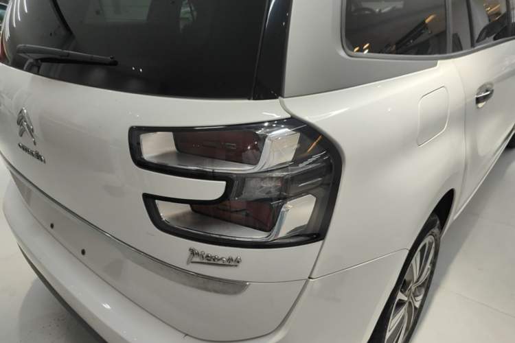 Used Citroen C4 Picasso 2015 Grand 1.6T Luxury 7-Seater Exterior 3