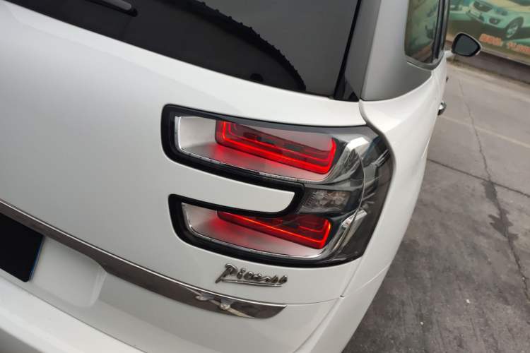 Used Citroen C4 Picasso 2015 Grand 1.6T Luxury 7-Seater Exterior 6