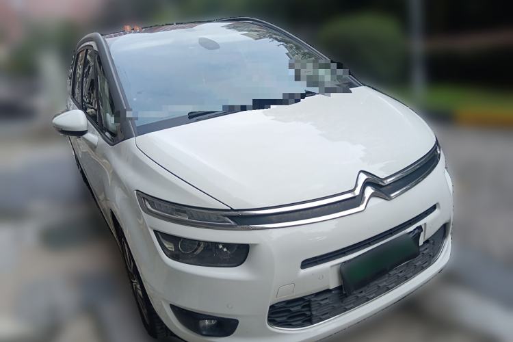 Used Citroen C4 Picasso 2015 Grand 1.6T Luxury 7-Seater Front Right 45 Deg