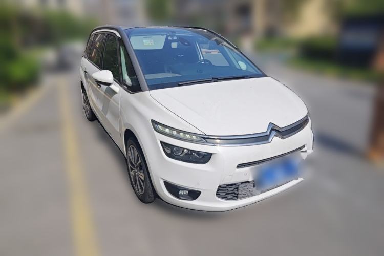 Used Citroen C4 Picasso 2015 Grand 1.6T Luxury 7-Seater Front Right 45 Deg