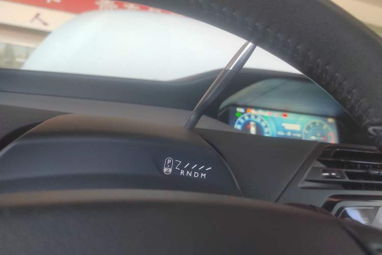 Used Citroen C4 Picasso 2015 1.6T Fashion Model 5 Seats Gear Lever