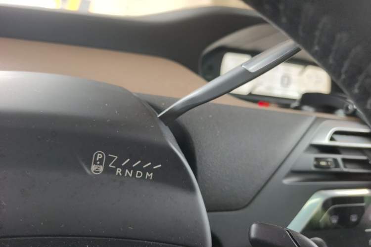 Used Citroen C4 Picasso 2015 1.6T Luxury 5-Seat Model Gear Lever