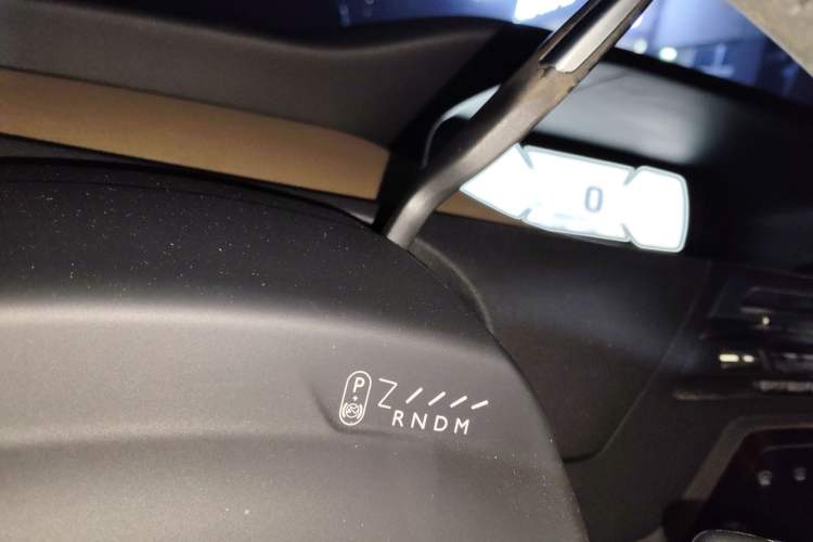 Used Citroen C4 Picasso 2015 Grand 1.6T Luxury 7-Seater Gear Lever