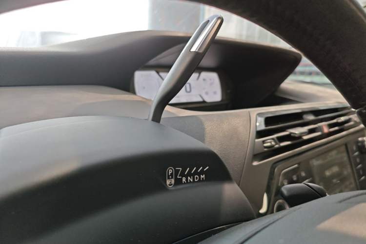 Used Citroen C4 Picasso 2015 1.6T Fashion Model 5 Seats Gear Lever