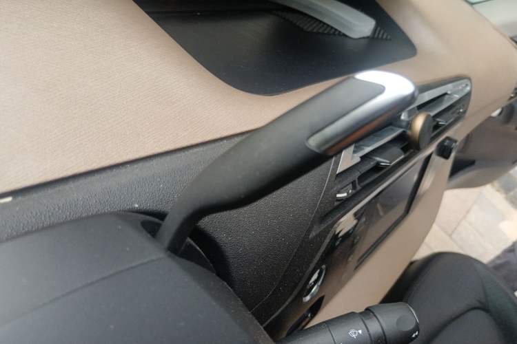 Used Citroen C4 Picasso 2015 Grand 1.6T Luxury 7-Seater Gear Lever