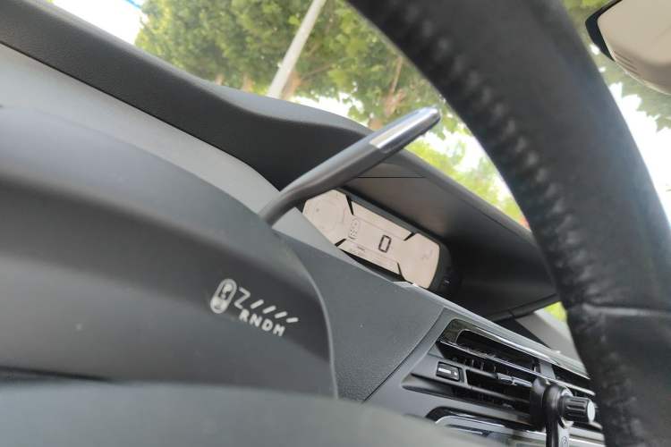 Used Citroen C4 Picasso 2015 Grand 1.6T Fashion Model 7 Seats Gear Lever
