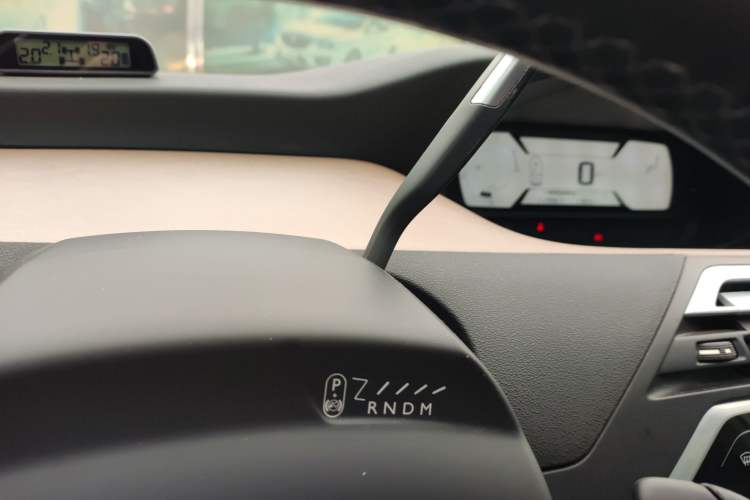 Used Citroen C4 Picasso 2015 Grand 1.6T Luxury 7-Seater Gear Lever