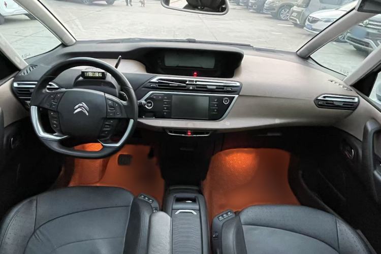 Used Citroen C4 Picasso 2015 Grand 1.6T Luxury 7-Seater Interior 1
