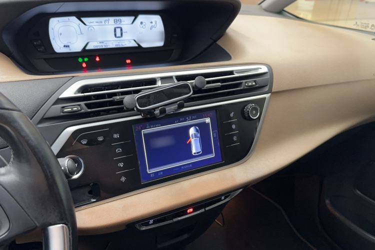 Used Citroen C4 Picasso 2015 Grand 1.6T Luxury 7-Seater Interior 1