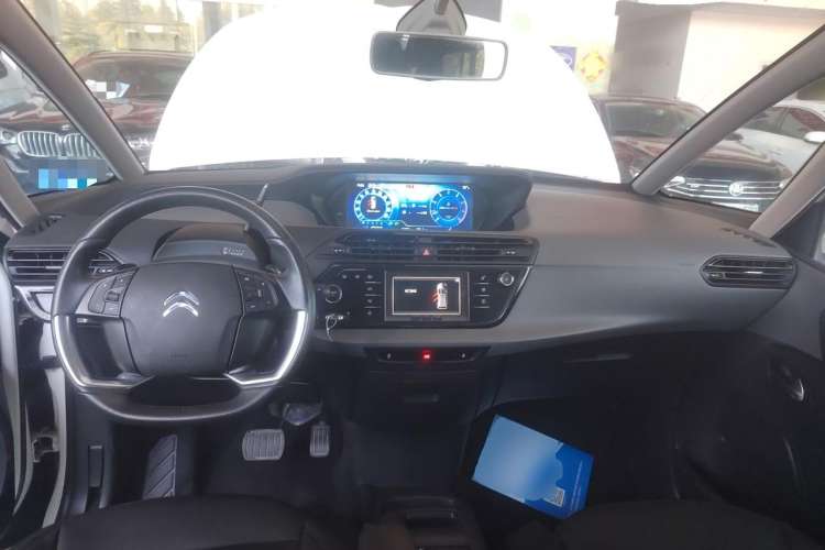 Used Citroen C4 Picasso 2015 1.6T Fashion Model 5 Seats Interior 2