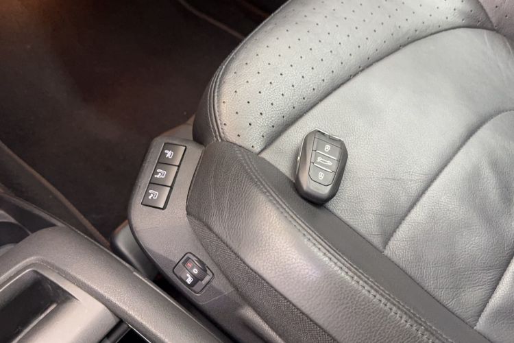Used Citroen C4 Picasso 2015 Grand 1.6T Luxury 7-Seater Interior 2