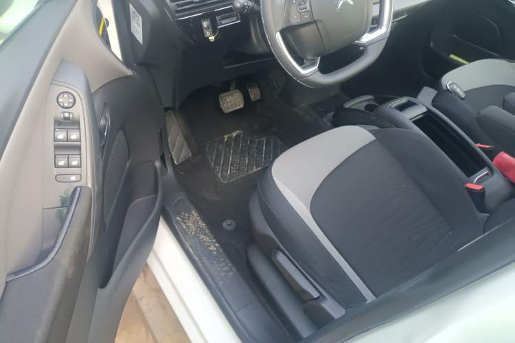 Used Citroen C4 Picasso 2015 1.6T Fashion Model 5 Seats Interior 3