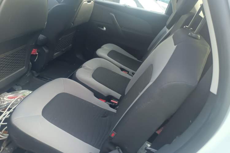 Used Citroen C4 Picasso 2015 1.6T Fashion Model 5 Seats Interior 4