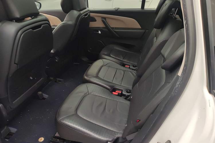 Used Citroen C4 Picasso 2015 Grand 1.6T Luxury 7-Seater Interior 4