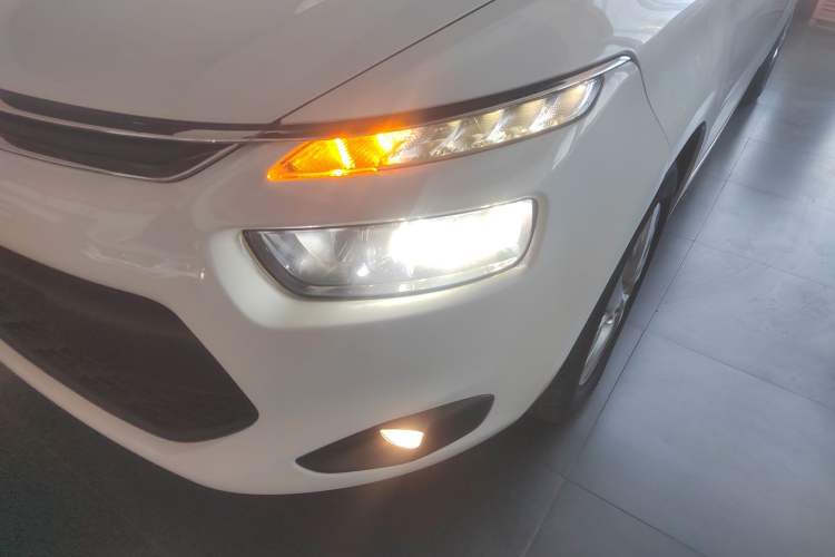 Used Citroen C4 Picasso 2015 1.6T Fashion Model 5 Seats Left Front Headlight