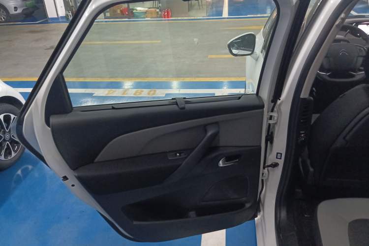 Used Citroen C4 Picasso 2015 1.6T Fashion Model 5 Seats Left Rear Door Interior