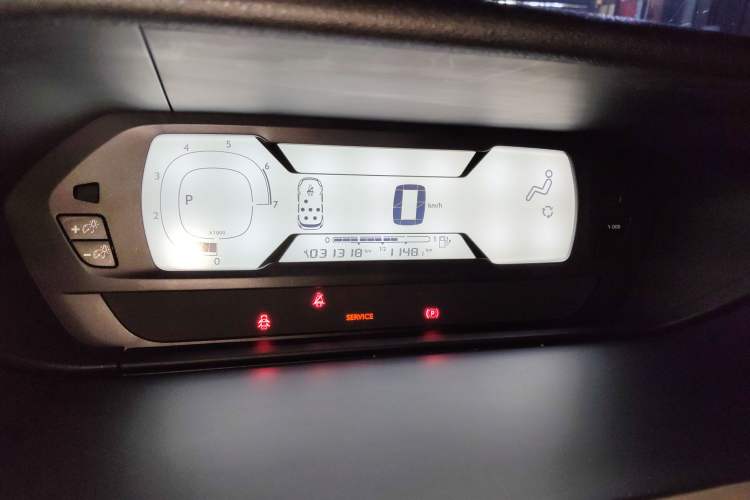 Used Citroen C4 Picasso 2015 Grand 1.6T Luxury 7-Seater Odometer Close Up