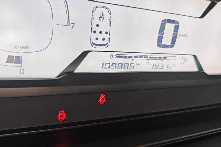Used Citroen C4 Picasso 2015 Grand 1.6T Luxury 7-Seater Odometer Close Up