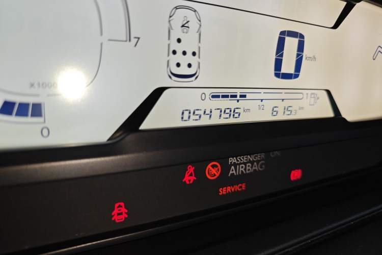 Used Citroen C4 Picasso 2015 Grand 1.6T Luxury 7-Seater Odometer Close Up