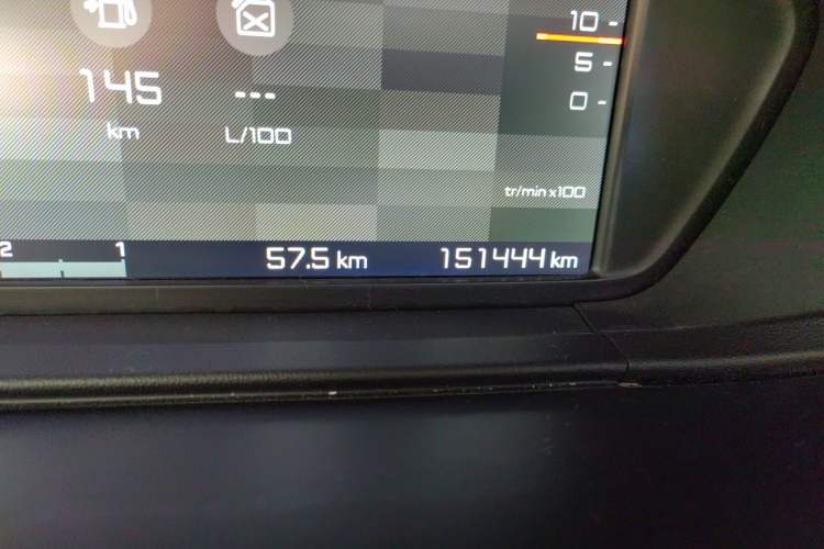 Used Citroen C4 Picasso 2015 Grand 1.6T Luxury 7-Seater Odometer Close Up