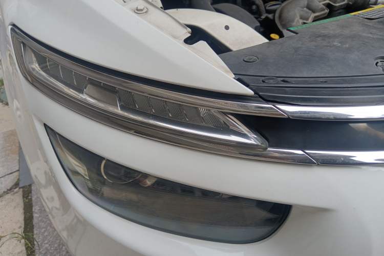 Used Citroen C4 Picasso 2015 Grand 1.6T Luxury 7-Seater Right Front Headlight