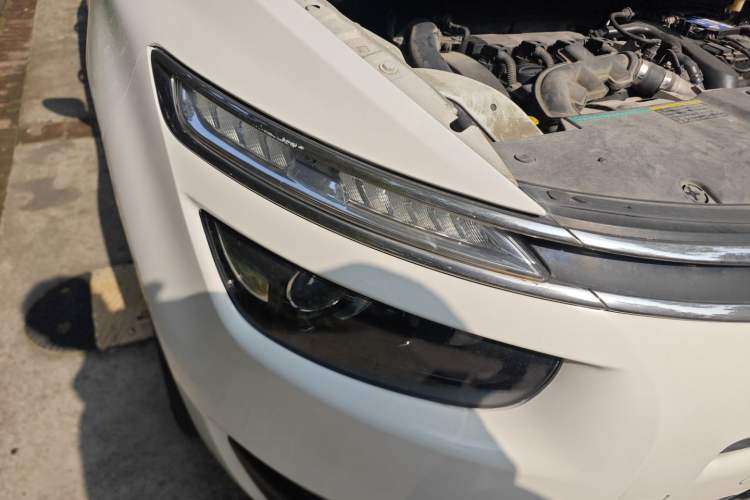 Used Citroen C4 Picasso 2015 Grand 1.6T Luxury 7-Seater Right Front Headlight