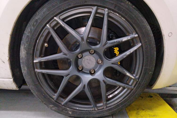 Used Citroen C4 Picasso 2015 1.6T Luxury 5-Seat Model Right Front Wheel Hub