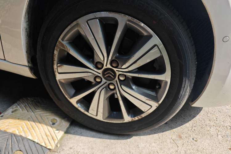 Used Citroen C4 Picasso 2015 Grand 1.6T Luxury 7-Seater Right Front Wheel Hub