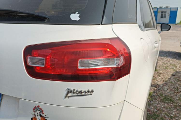Used Citroen C4 Picasso 2015 1.6T Fashion Model 5 Seats Right Rear Taillight