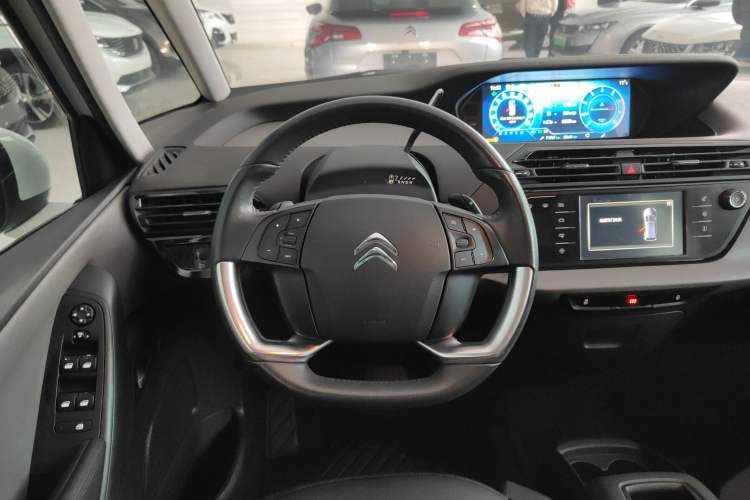 Used Citroen C4 Picasso 2015 1.6T Fashion Model 5 Seats Steering Wheel