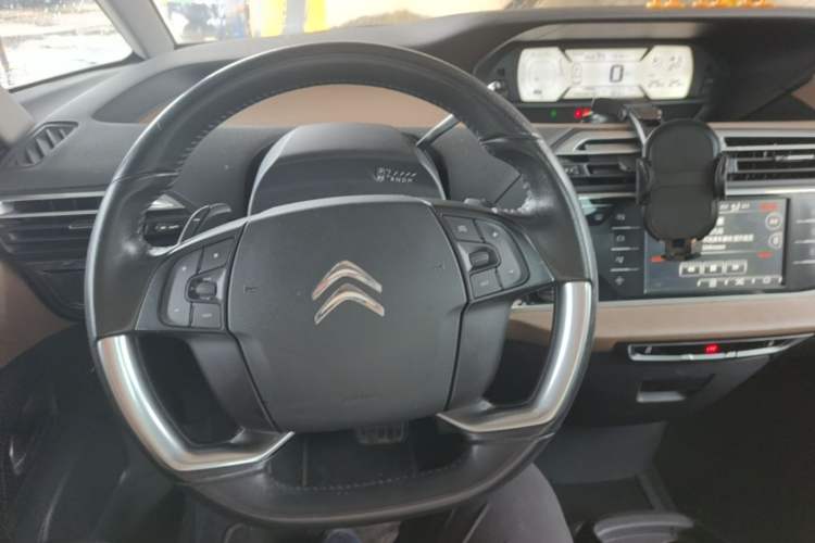Used Citroen C4 Picasso 2015 1.6T Luxury 5-Seat Model Steering Wheel