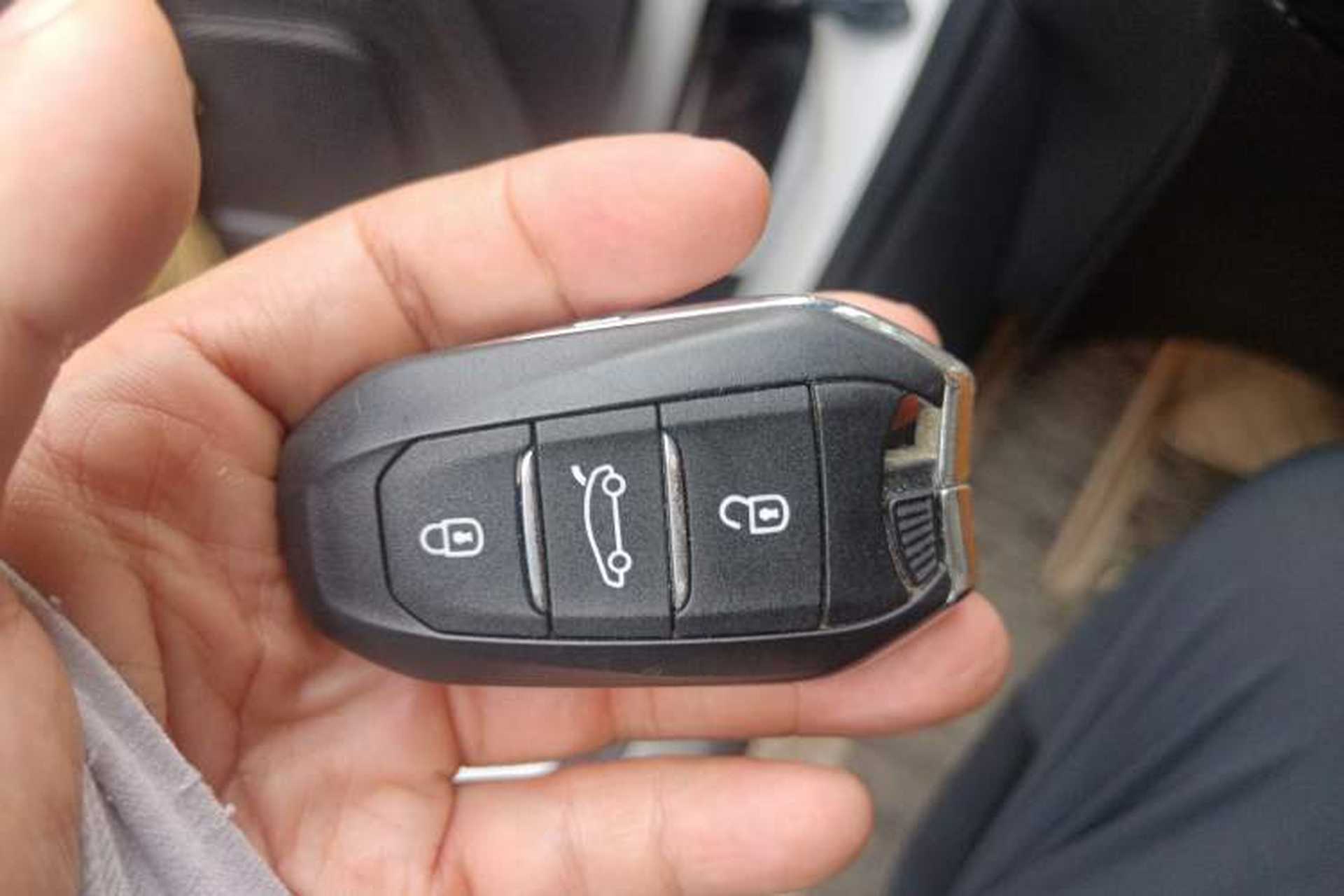Used Citroen C4 Picasso 2015 Grand 1.6T Luxury 7-Seater Vehicle Key