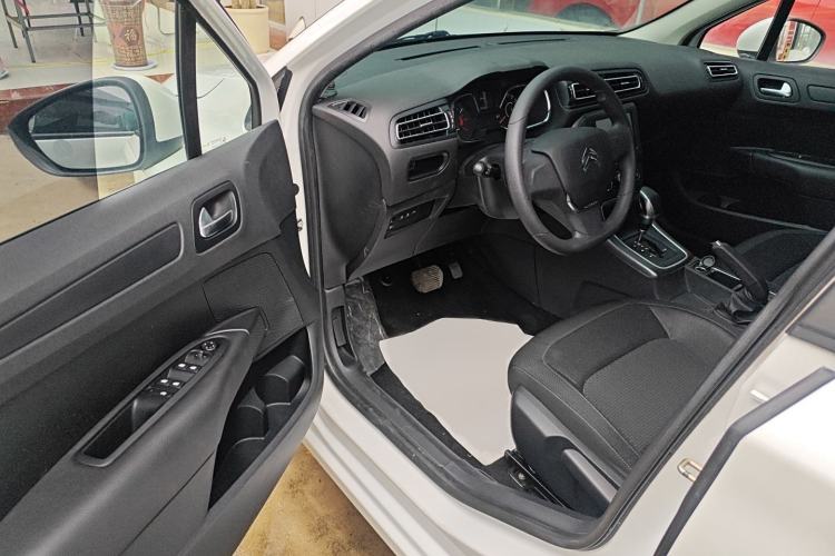 Used Citroen C4 Sega 2018 1.6L Automatic Comfort Model Interior 3
