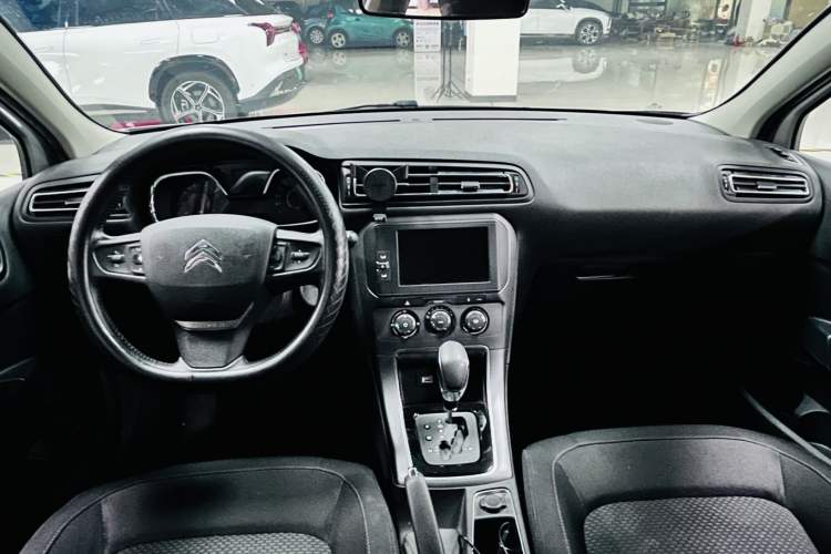 Used Citroen C4 Sega 2018 1.6L Automatic Luxury Model Interior 3