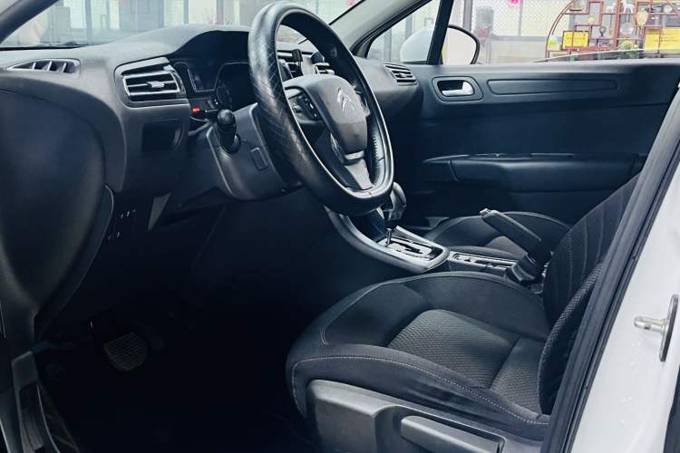 Used Citroen C4 Sega 2018 1.6L Automatic Luxury Model Interior 5