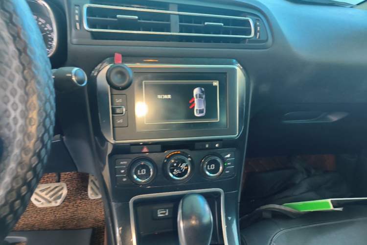 Used Citroen C4 Sega 2016 1.2THP Automatic Flagship Model Audio And AC Panel