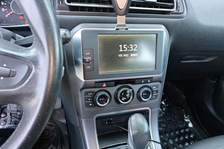 Used Citroen C4 Sega 2016 1.6L Automatic Luxury Model Audio And AC Panel