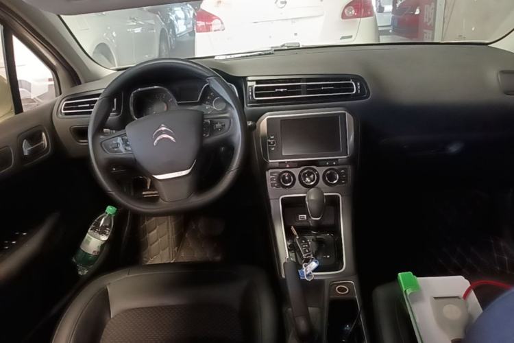 Used Citroen C4 Sega 2016 1.6L Automatic Luxury Model Center Console