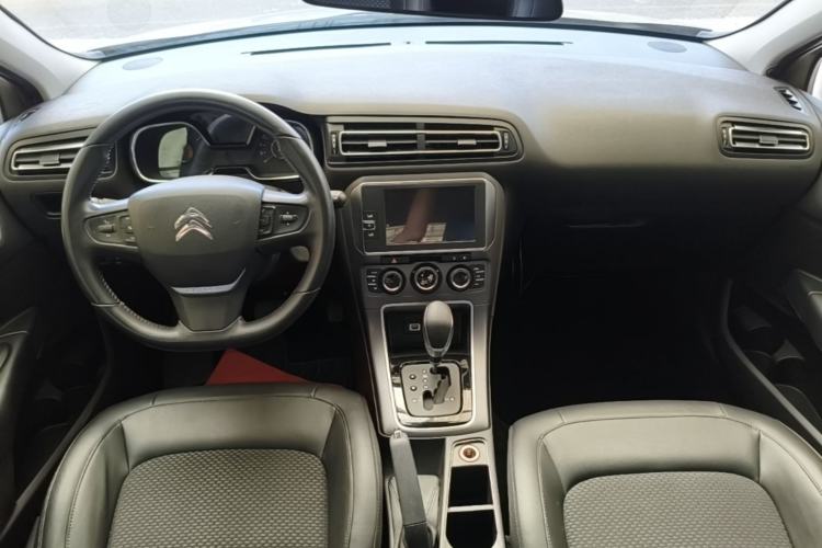 Used Citroen C4 Sega 2016 1.6L Automatic Luxury Model Center Console