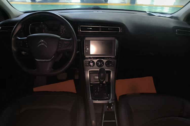 Used Citroen C4 Sega 2016 1.6L Automatic Luxury Model Center Console