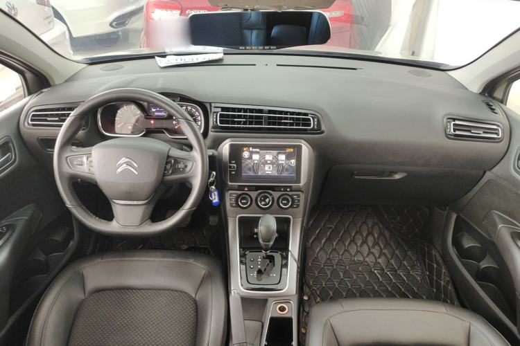 Used Citroen C4 Sega 2016 1.6L Automatic Luxury Model Center Console