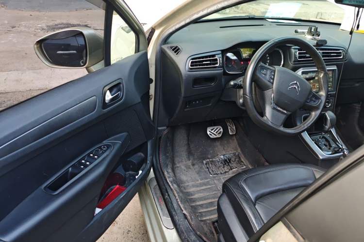 Used Citroen C4 Sega 2016 1.6L Automatic Luxury Model Driver Seat