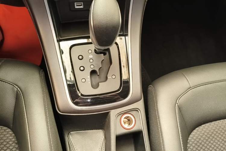 Used Citroen C4 Sega 2016 1.6L Automatic Luxury Model Gear Lever