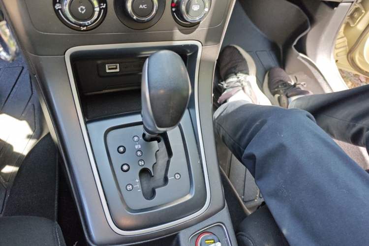 Used Citroen C4 Sega 2016 1.6L Automatic Comfort Model Gear Lever
