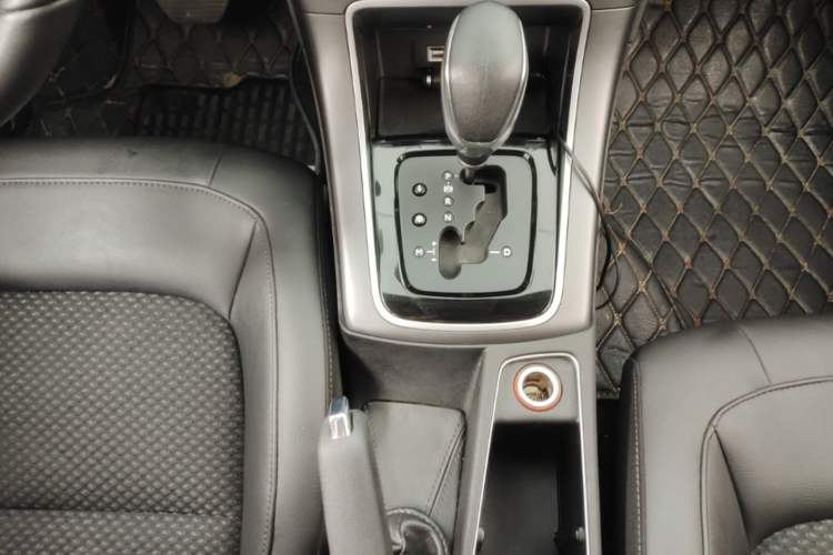 Used Citroen C4 Sega 2016 1.6L Automatic Luxury Model Gear Lever