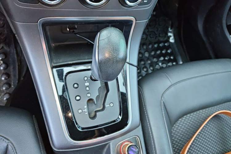 Used Citroen C4 Sega 2016 1.6L Automatic Luxury Model Gear Lever