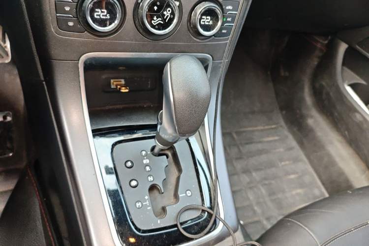 Used Citroen C4 Sega 2016 1.6L Automatic Luxury Model Gear Lever