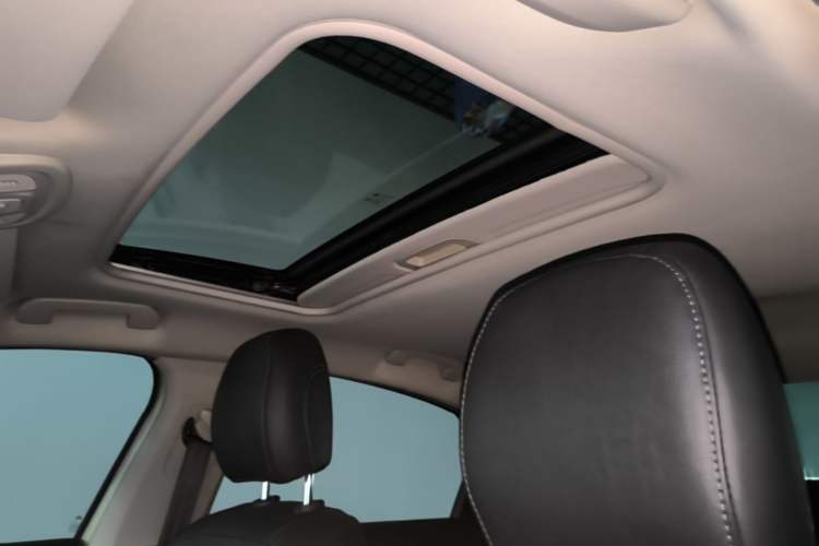 Used Citroen C4 Sega 2016 1.6L Automatic Luxury Model Headliner