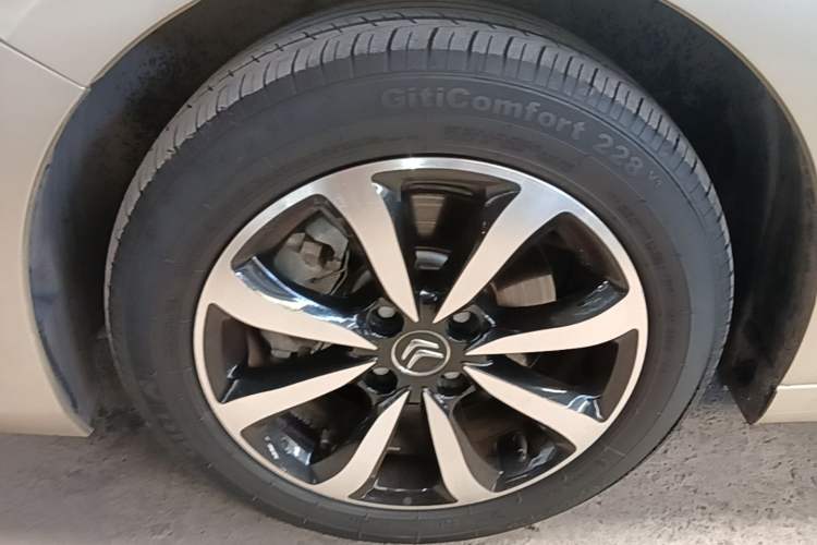 Used Citroen C4 Sega 2016 1.6L Automatic Luxury Model Left Front Wheel Hub